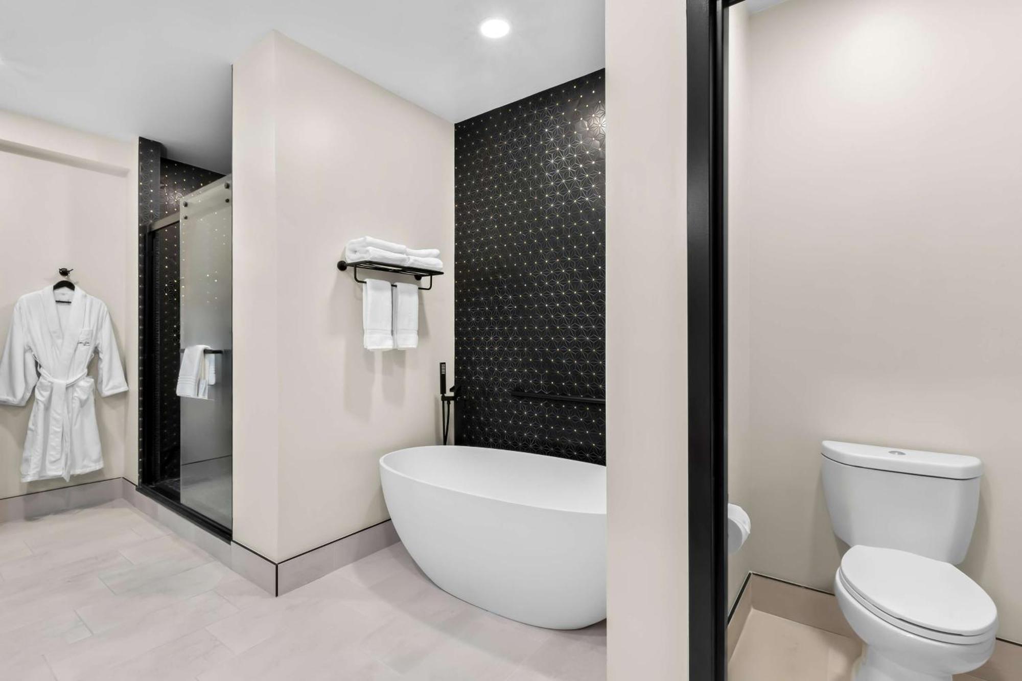 ควอลิตี้ สวีท ทินตัน ฟอลล์ Hotel ทินทันฟอลส์ ภายนอก รูปภาพ