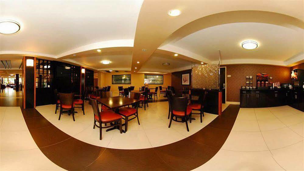 ควอลิตี้ สวีท ทินตัน ฟอลล์ Hotel ทินทันฟอลส์ ภายนอก รูปภาพ